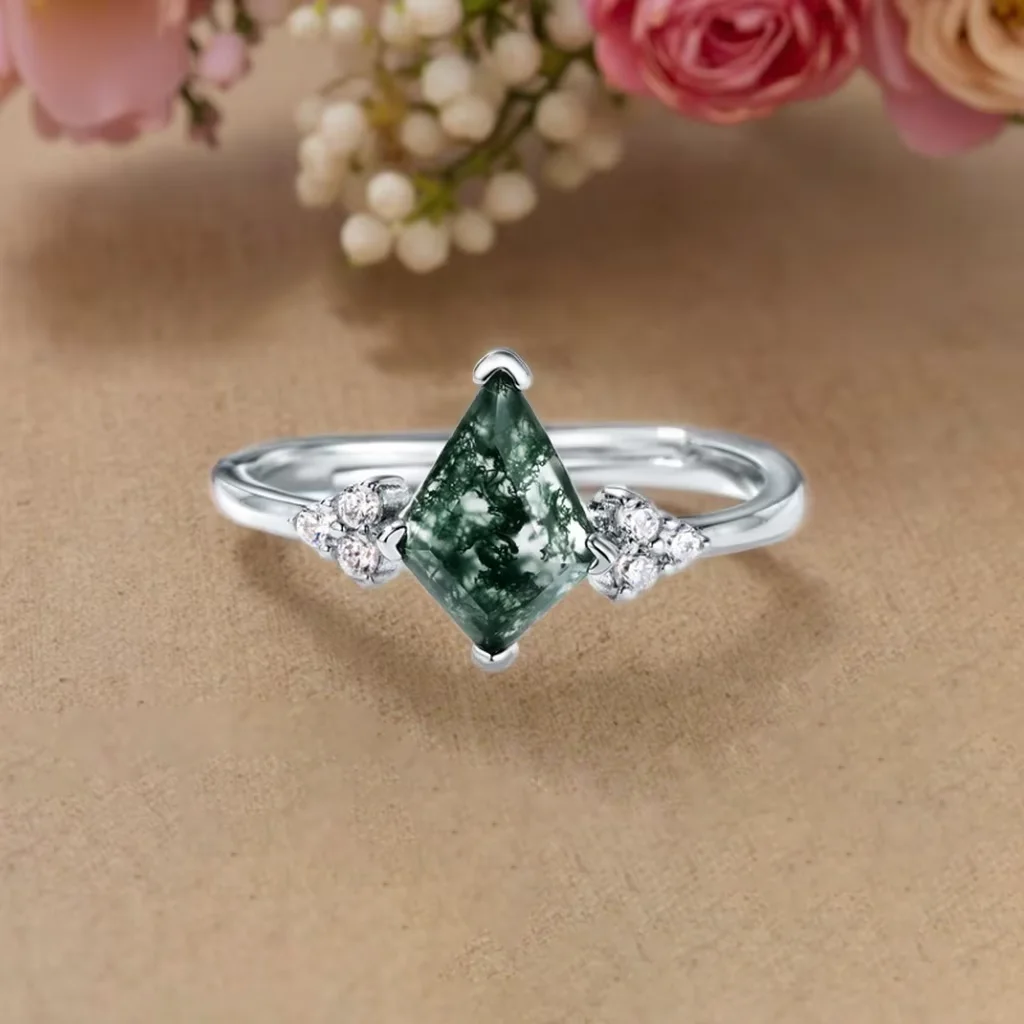

Fashionable Kite Cut Moss Agate Ring for Women White Gold Plating Adjustable Ring for Gift Engagement Party