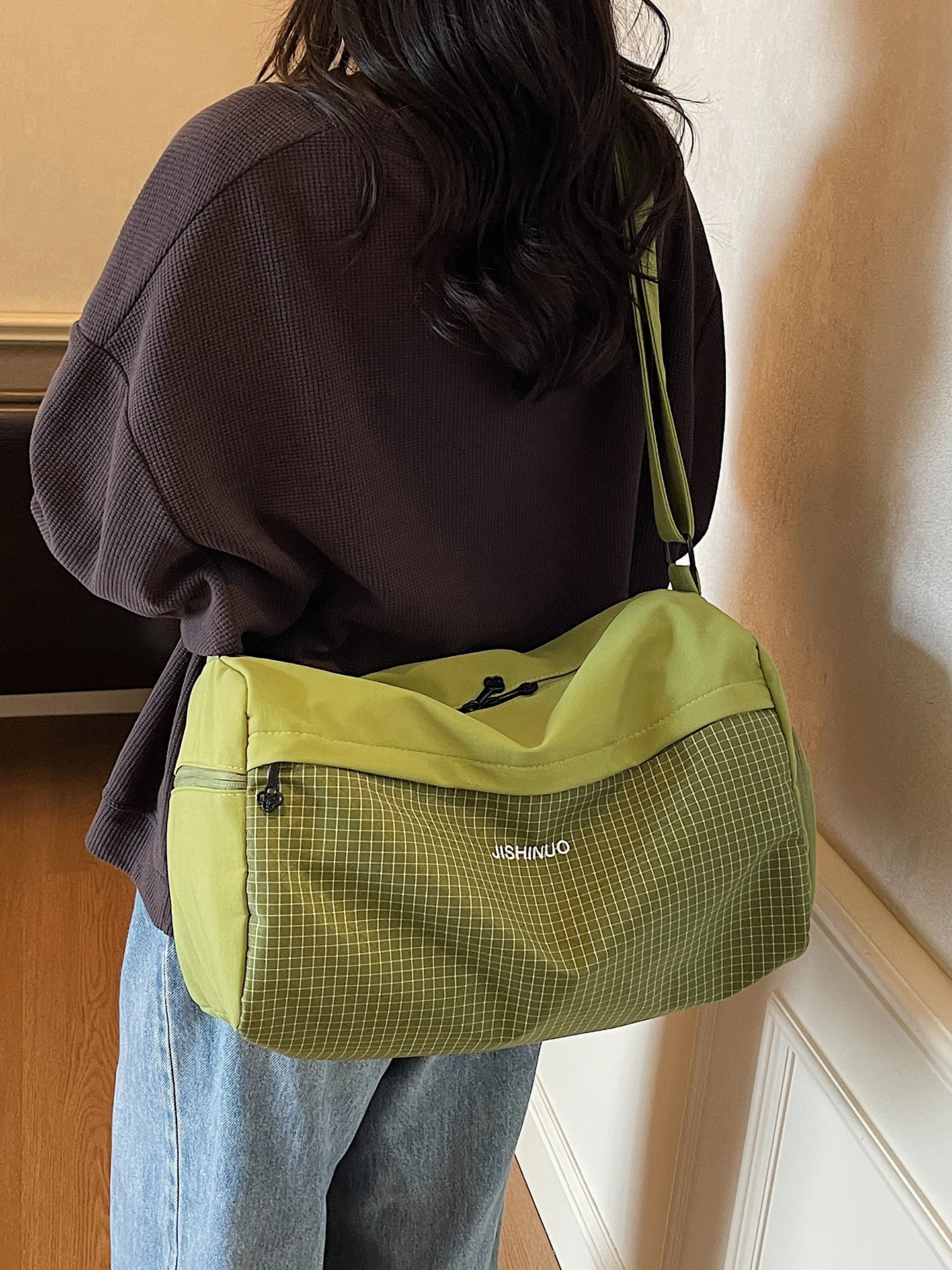 borsa-a-tracolla-piccola-leggera-e-alla-moda-ideale-per-brevi-viaggi-e-per-studenti-e-anziani-impermeabile