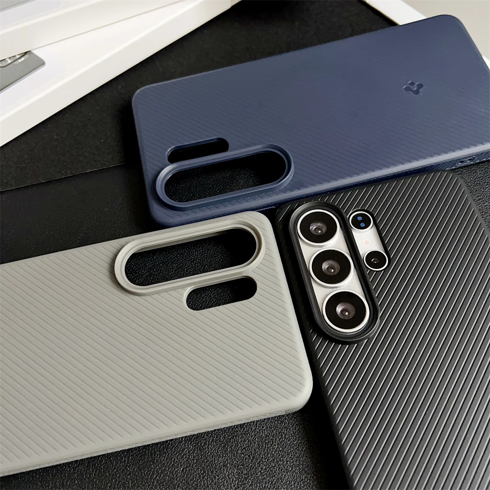 Etui Spigen TPU Magnetic Case do Samsung Galaxy S26 S25 Ultra S26 Plus S25 z obsługą bezprzewodowego ładowania Magsafe, odporne na wstrząsy, matowe, miękkie etui. — zdjęcie produktu 3