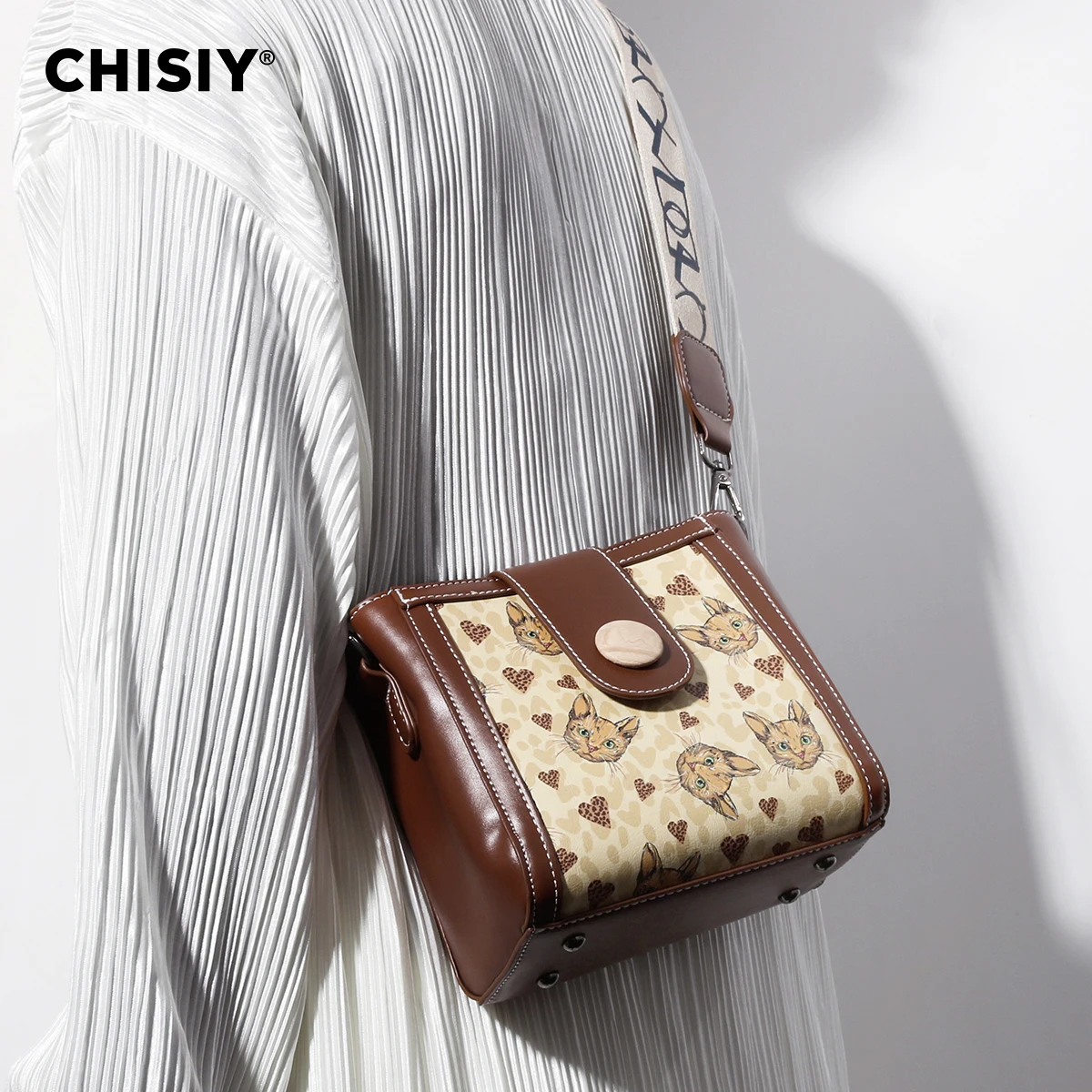 CHISIY Original handmade minimalist texture cartoon embossed cat versatile commuting single shoulder crossbody bag