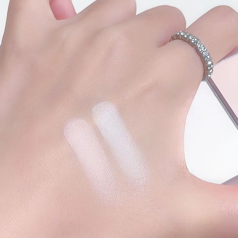 DIKALU Palette di contorni bicolore Evidenziatore bianco opaco Grigio Marrone Ombra per il naso Bronzer per il viso Illumina il trucco in polvere