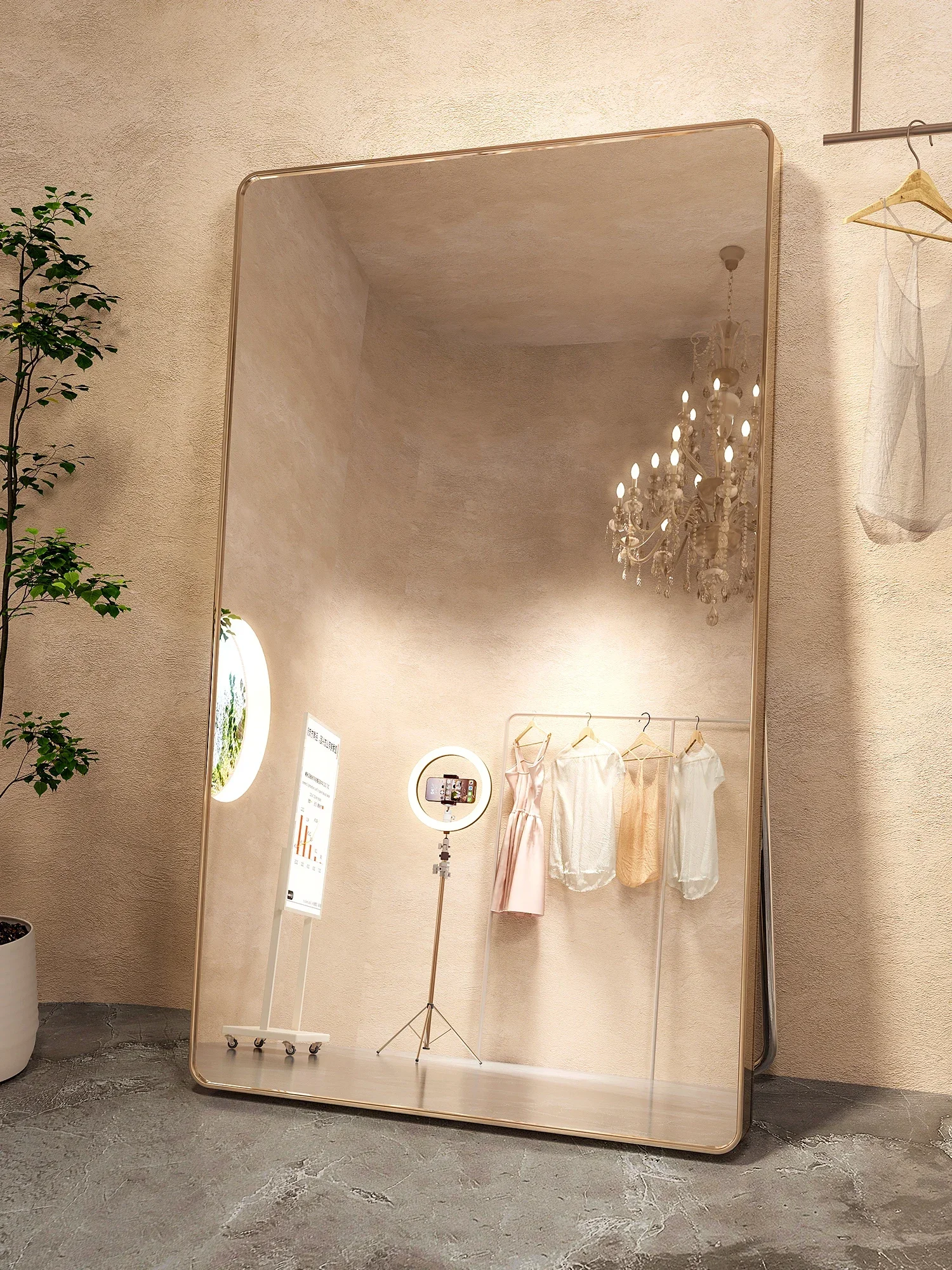 TAO Girls' bedroom fitting mirror shows thin and tall floor mirror
