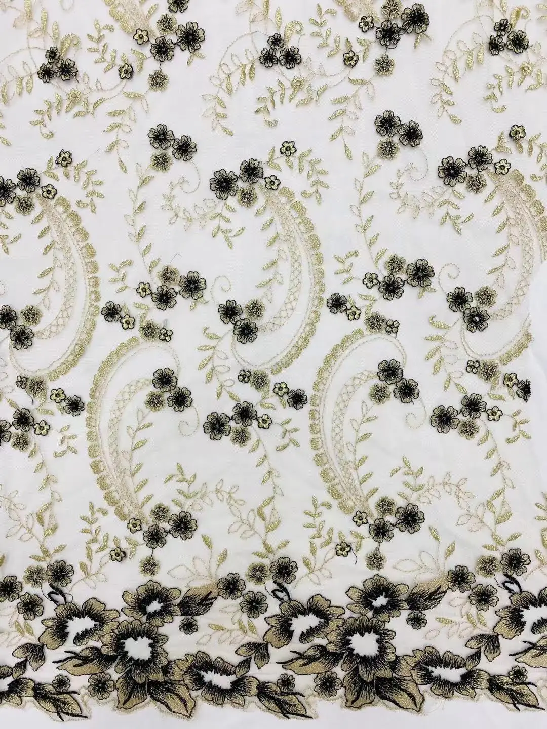New Arrival Gorgeous Gold Thread Bilateral Symmetrical Embroidery Lace