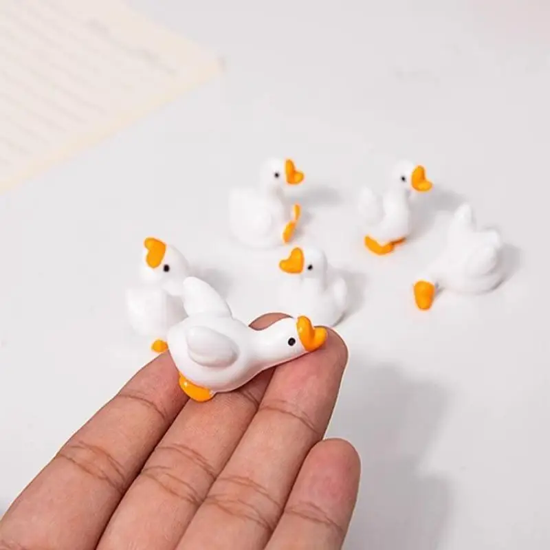 6-teiliges süßes Auto-Ornament-Set – großes weißes Gans-Modell aus Kunstharz im Cartoon-Stil für den Innenraum des Autos, Mittelkonsole und Armaturenbrett-Dekoration