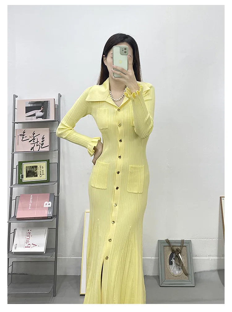 Dress for women Knitted dress slim fit, age reducing cream yellow collar, long sleeved French light luxury and niche temperament