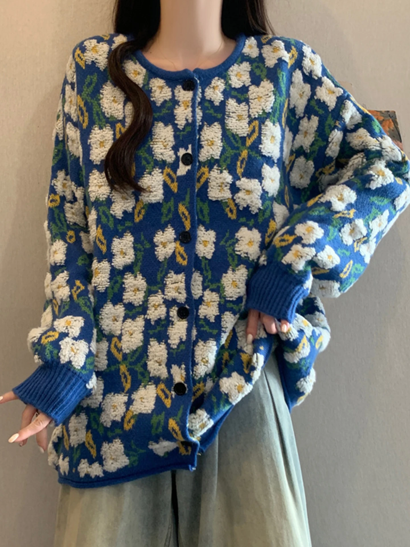 

Утепленный вязаный кардиган с вышивкой для женщин, осенне-зимняя верхняя одежда больших размеров, с длинными рукавами, круглым вырезом, средней длины