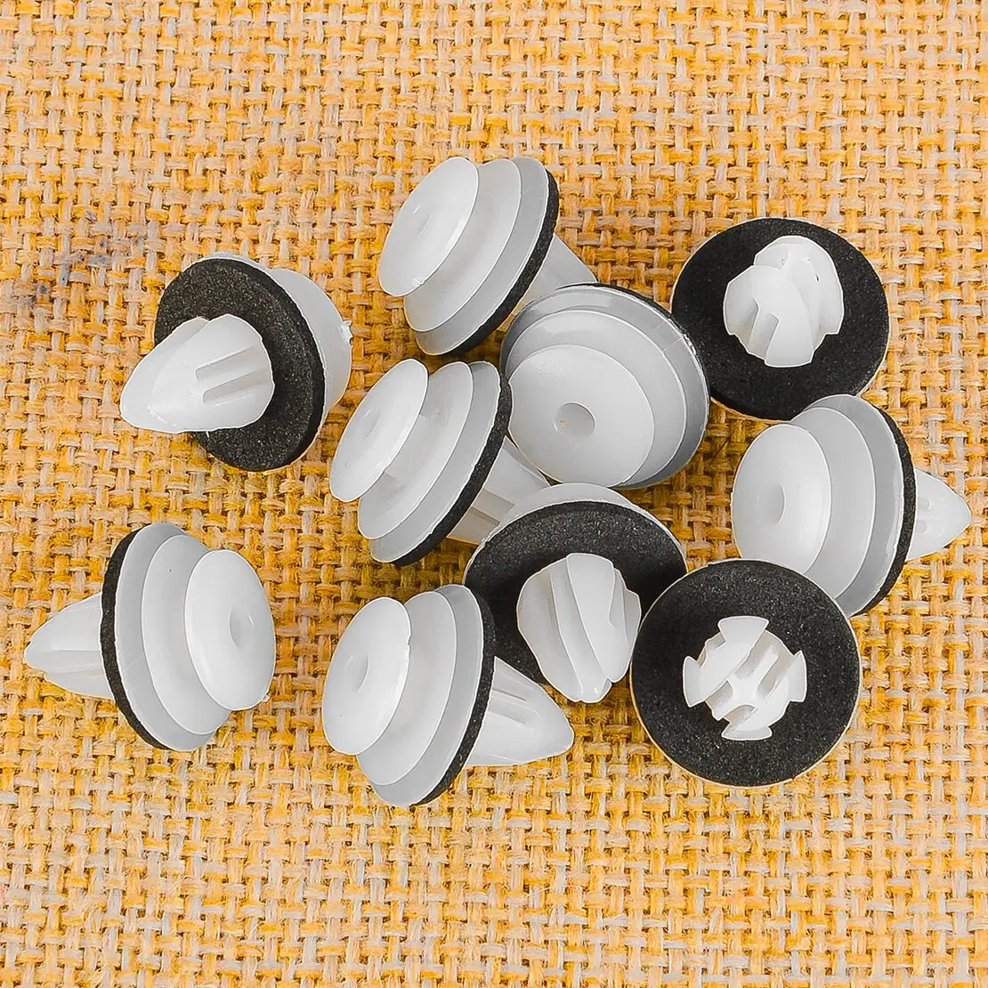 10pcs White 9mm Door Panel Moulding Trim Retainer Clip With Sealer Fit For Toyota