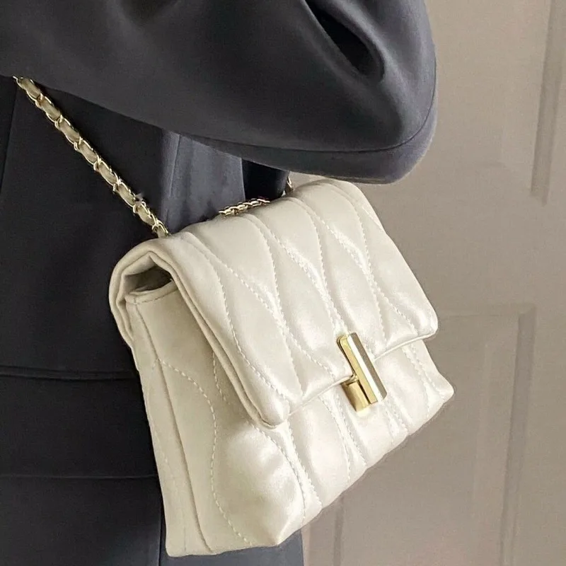 Small Fragrant Breeze Cream Small Square Bag Women\'s Bag New Niche Design Chain Crossbody Bag Versatile Commuting Shoulder Bags