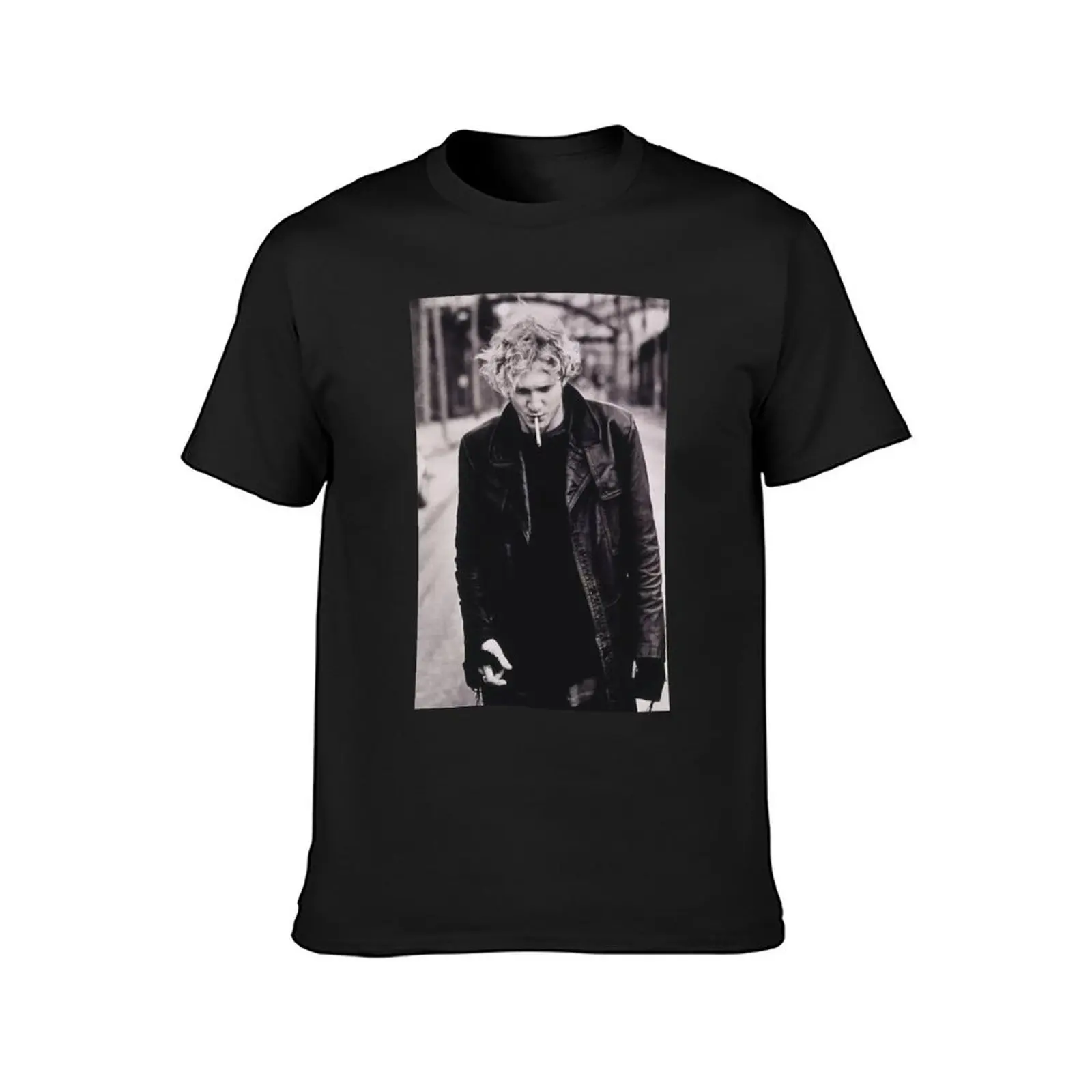 Layne Staley Alice In Chains Black and White gift Essential T-Shirt valentines clothes anime clothes mens graphic t-shirts