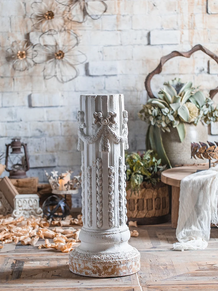 

European style retro ornaments storage platform, photography building, wedding decorations shooting, props, gypsum sculptures