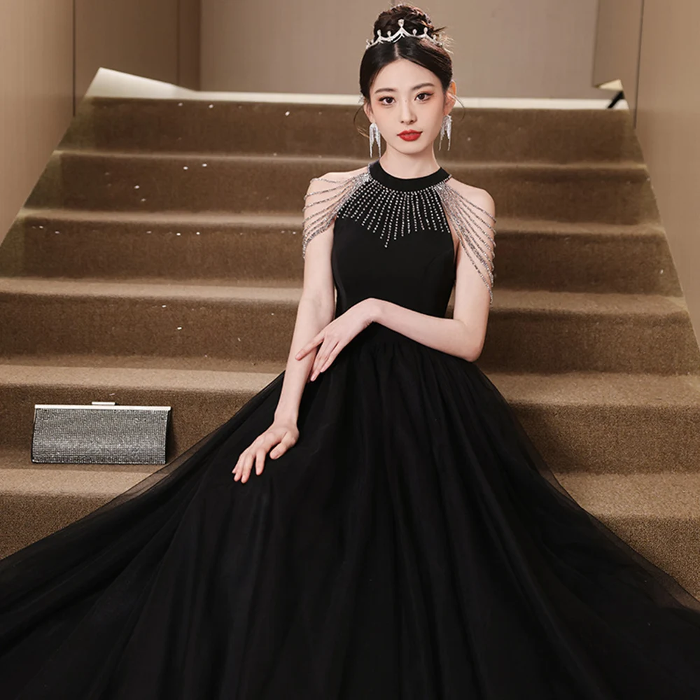 Robe de soirée noire de luxe pour femmes, légère, élégante, col licou, pompon, Simple, ligne a, robe de bal, Quinceanera, nouvelle collection 2025