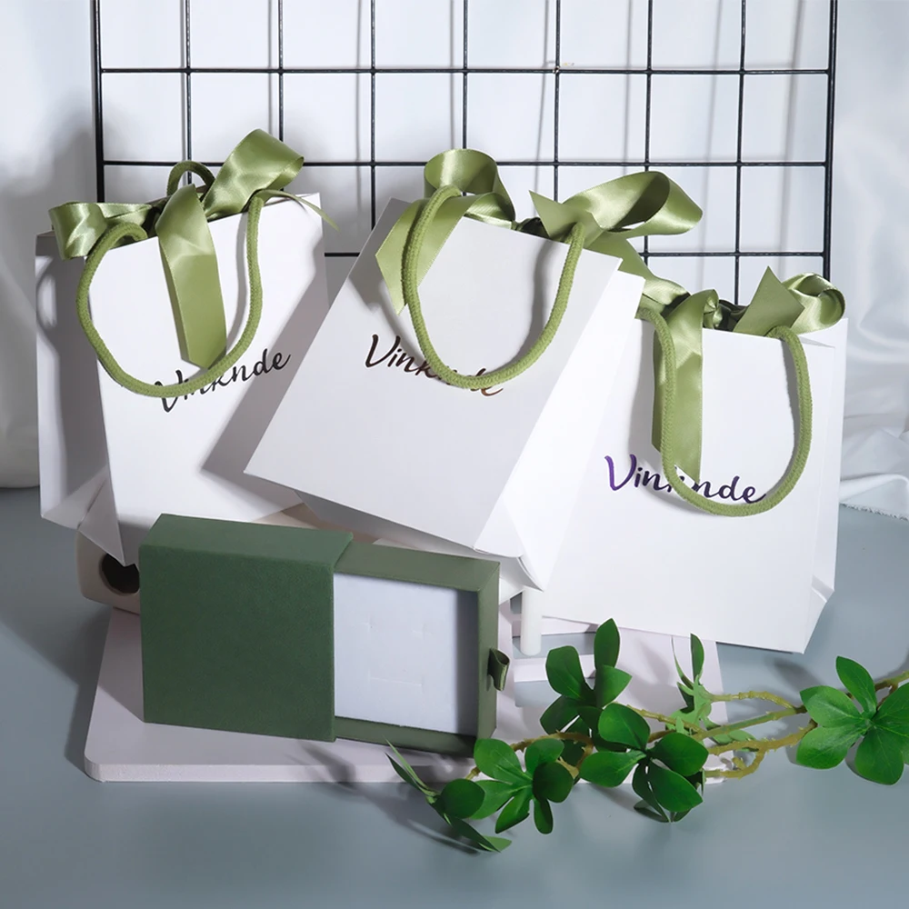 Joyería de cartón, caja de dulces para boda, fiesta de cumpleaños, regalo para Baby Shower, bolsas de cinta con lazo, logotipo personalizado, embalaje de ropa de compras
