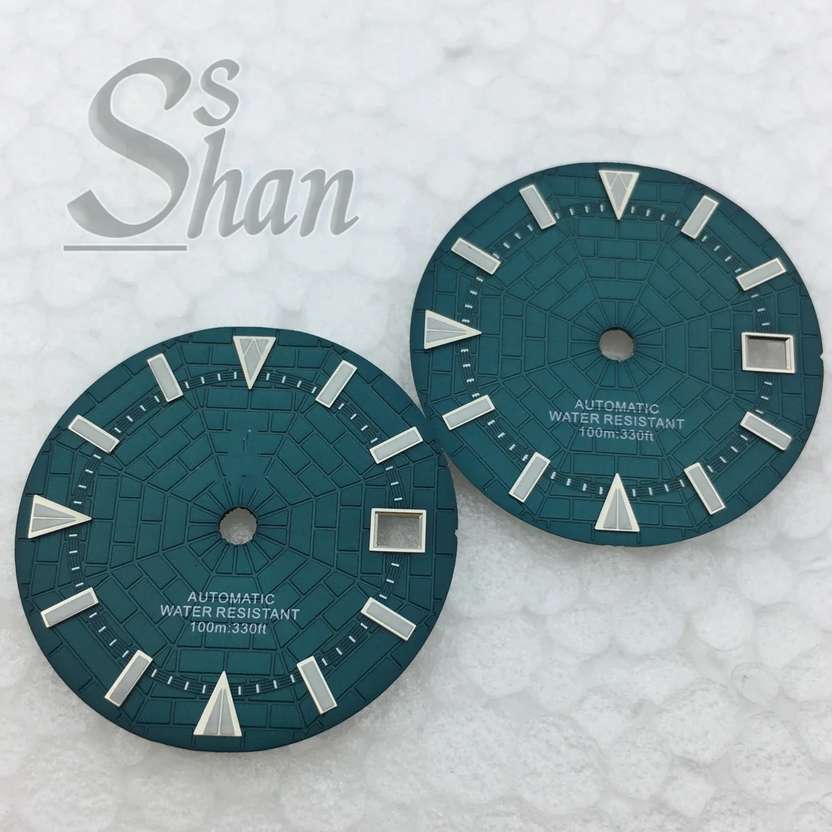 

High-quality 29mm spider web design watch dial is paired with the assembly components of the NH35A NH36 automatic movement watch