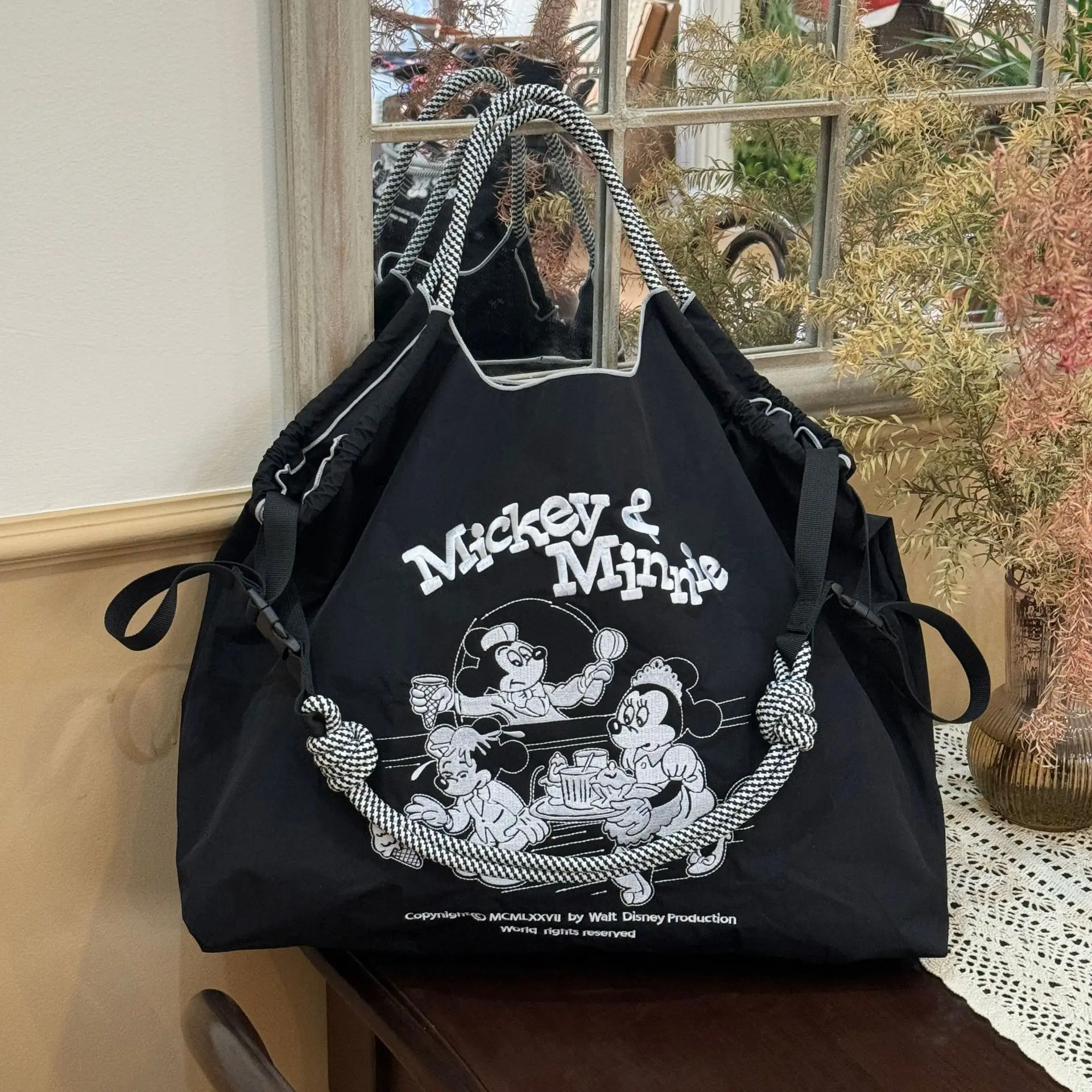 

Disney Canvas Bag Women's Fashion Bag Cartoon Embroidery Handbagshoulder Bag Women's Commuting Bag Girls Gifts