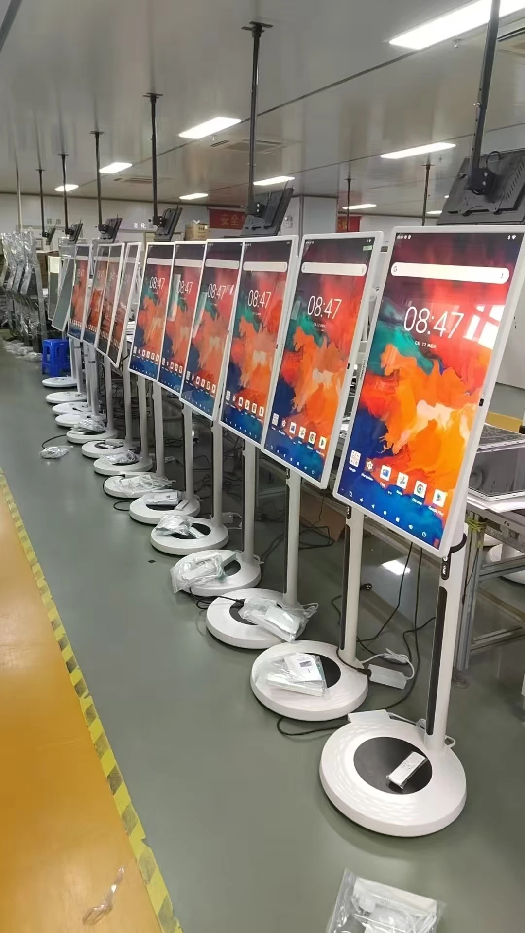 Interactive 21.5 Inch LCD Android Touch Screen Indoor Portable Smart Tv Floor Standing Smart Tv with USB