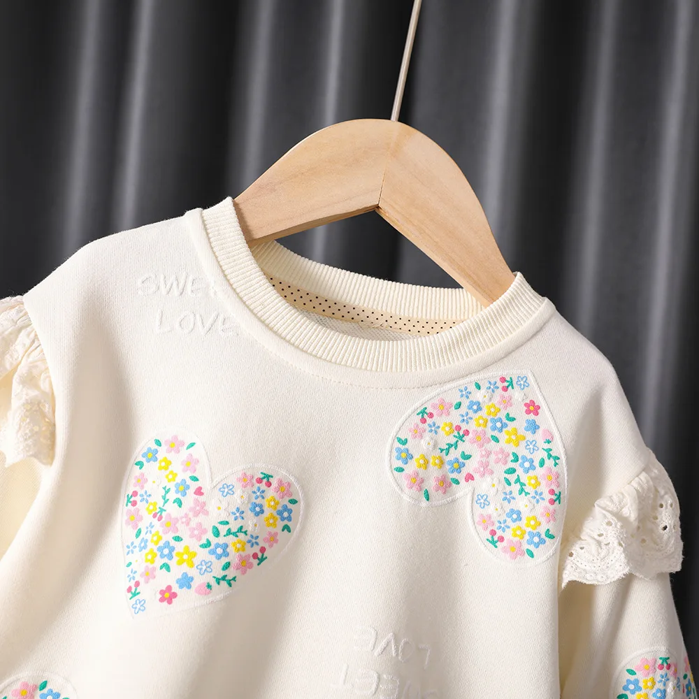 Sweat-shirt imprimé cœur pour petite fille, chemise mignonne, t-shirts de style coréen, coton doux, manches en dentelle, décor d'automne, vêtements pour enfants de 1 à 8 ans