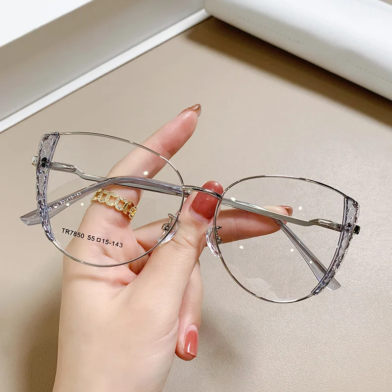 Lady beautiful anti-blue light women round frame metal glasses frame fashion trend computer office decoration glasses presbyopia