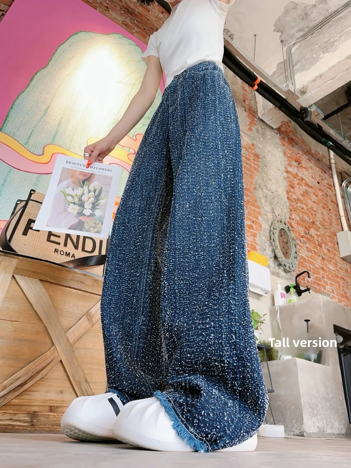 

Женские широкие джинсы, осень-зима, новые тяжелые джинсовые джинсы с крючками и цветочным принтом, твидовое ощущение, модная высокая талия, ло...