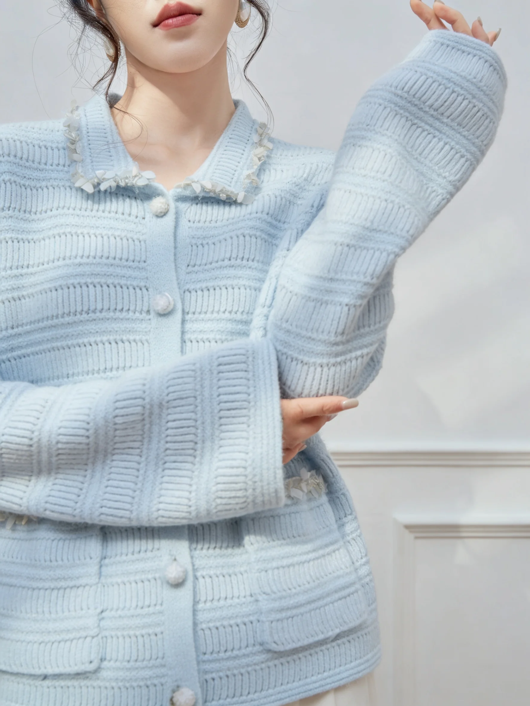 

Светло-голубой кружевной вязаный свитер с полосками, весенняя новинка, повседневный элегантный стиль, для офиса, женский, стандартный крой, с длинным рукавом, женский топ