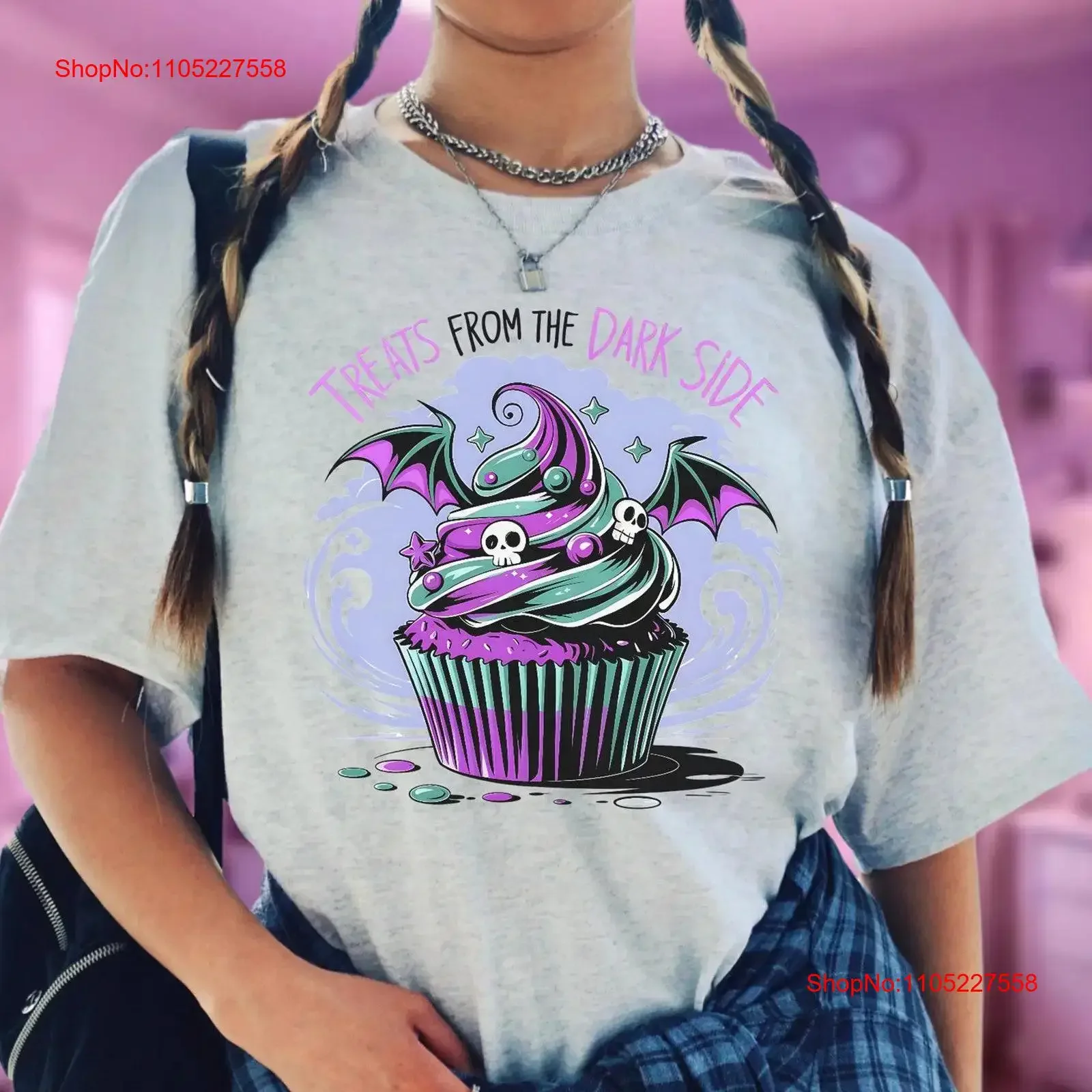 Pastel Goth Cupcake T Shirt Creepy Cute Spooky Harajuku with Skulls Bat Wings Yami Kawaii Top for Lover vintage Washed