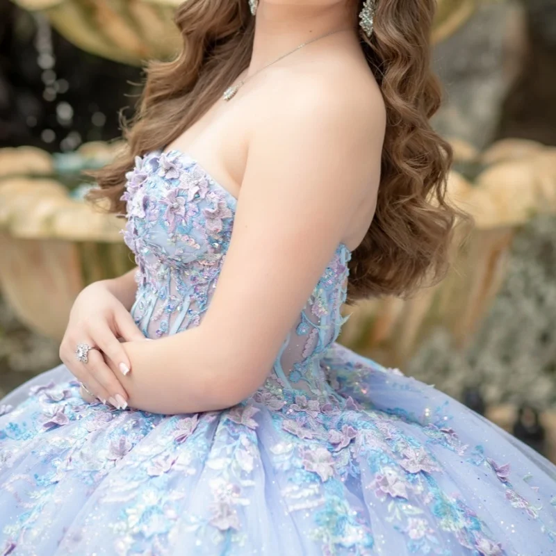 فستان Quinceanera مخصص باللون الرمادي والأزرق بدون أكتاف مزين بالترتر والدانتيل وزهرة كريستال تول فيستدوس دي 15 Quinceanera