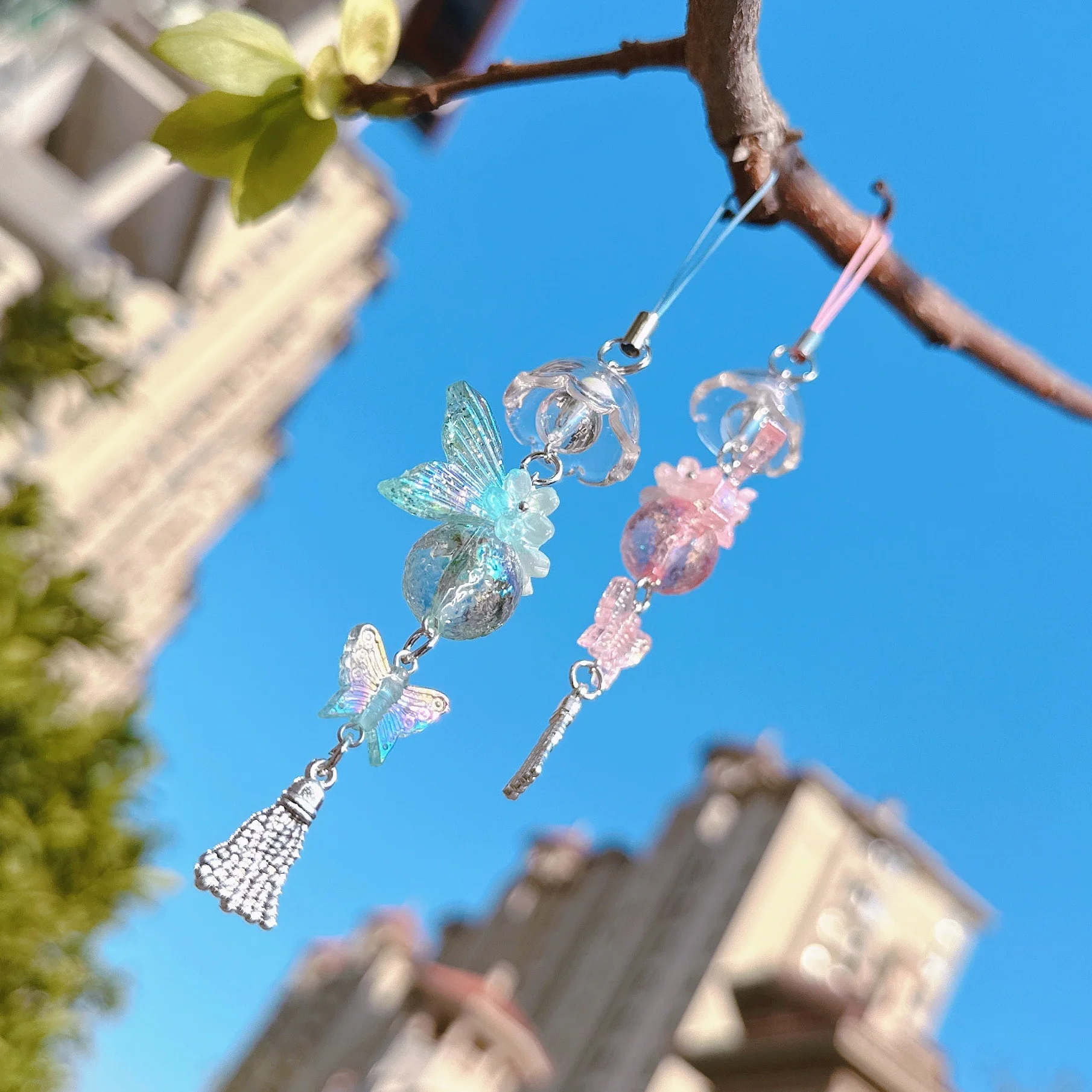 Fashion Sakura Fish Tail Wind Chime Beaded Phone Charm Pendant Fashionable Ornament Cell Phone Chain Keyring Strap Lanyard