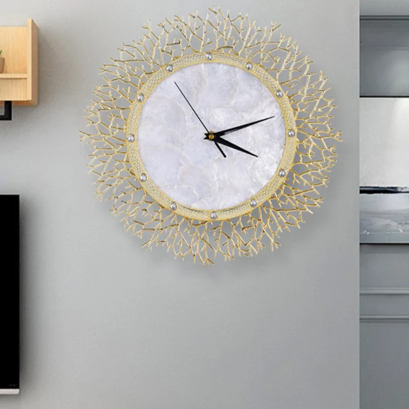 

Fancy Luxury Silent Wall Clock Classic Round Modern Metal Wall Clock European Gold Design Orologio Da Parete Live Room Decor