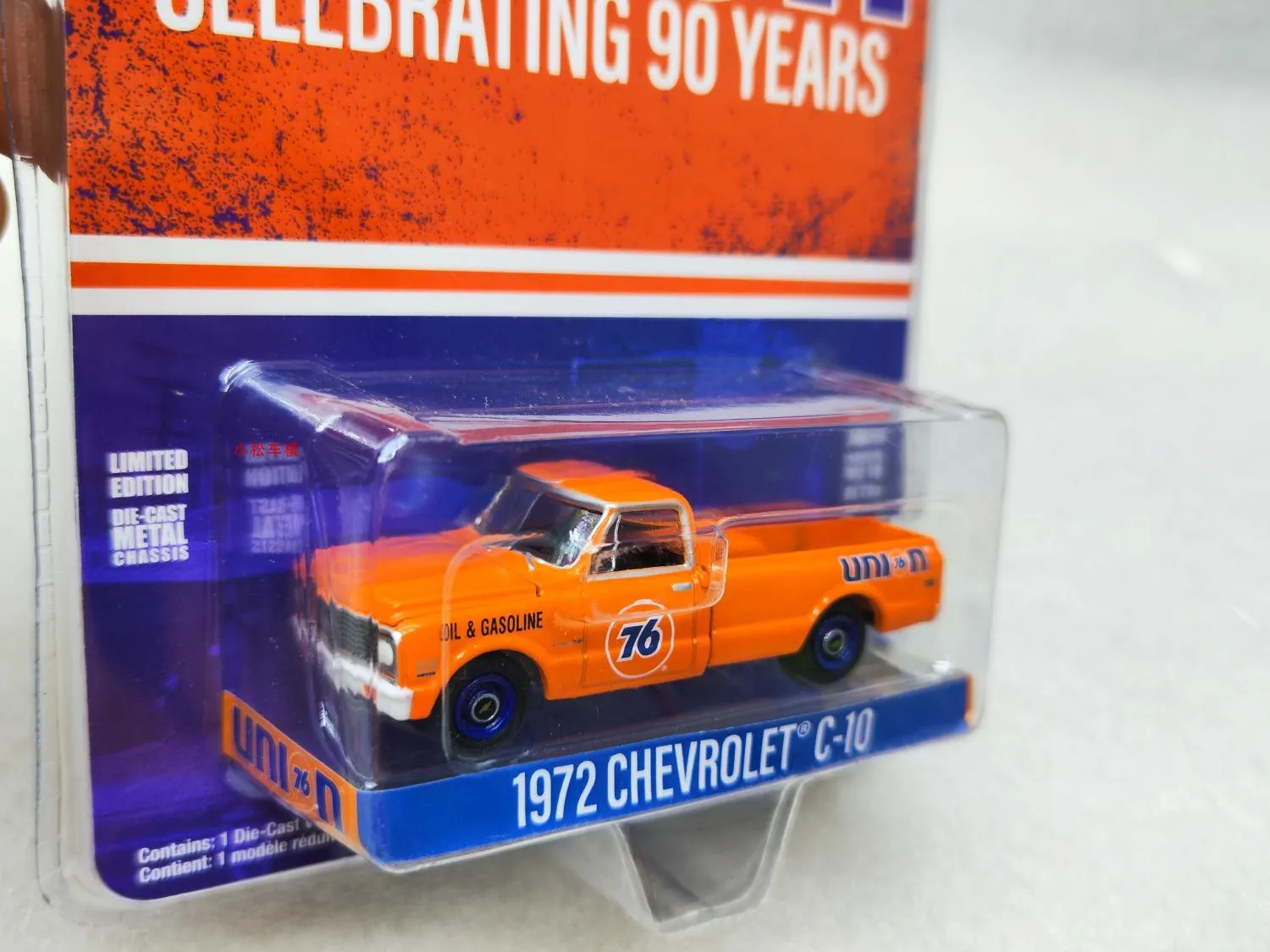 1:64 1972 Chevrolet C-10- Union 76 feiert den 90-jährigen Jubiläum Advanced Collection Ornament Automodelle