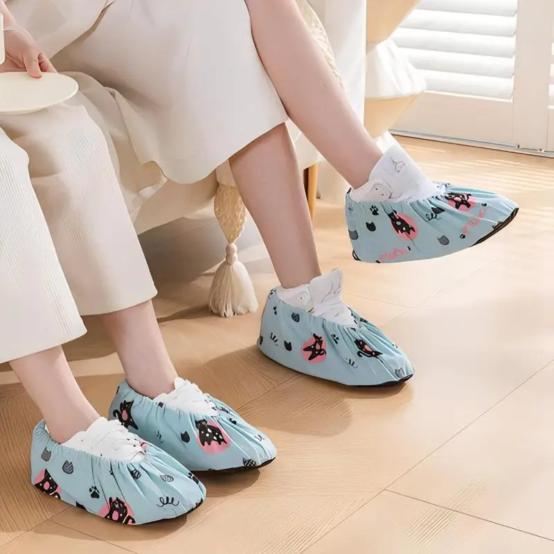 Hochelastische, waschbare, wiederverwendbare Haushalts-Schuhüberzieher aus Canvas mit Cartoon-Motiven, rutschfeste Kinder-Schuhüberzieher für den Innenbereich.
