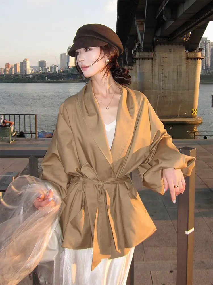 Huge Good-looking Bud Sleeve Windbreaker Coat for Women 2026 Autumn New Style Small Temperament Waist Slimming Coat
