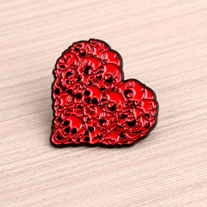 دبوس المينا على شكل قلب جمجمة من Edgy - إكسسوار فاسق قوطي بتصميم أحمر وأسود