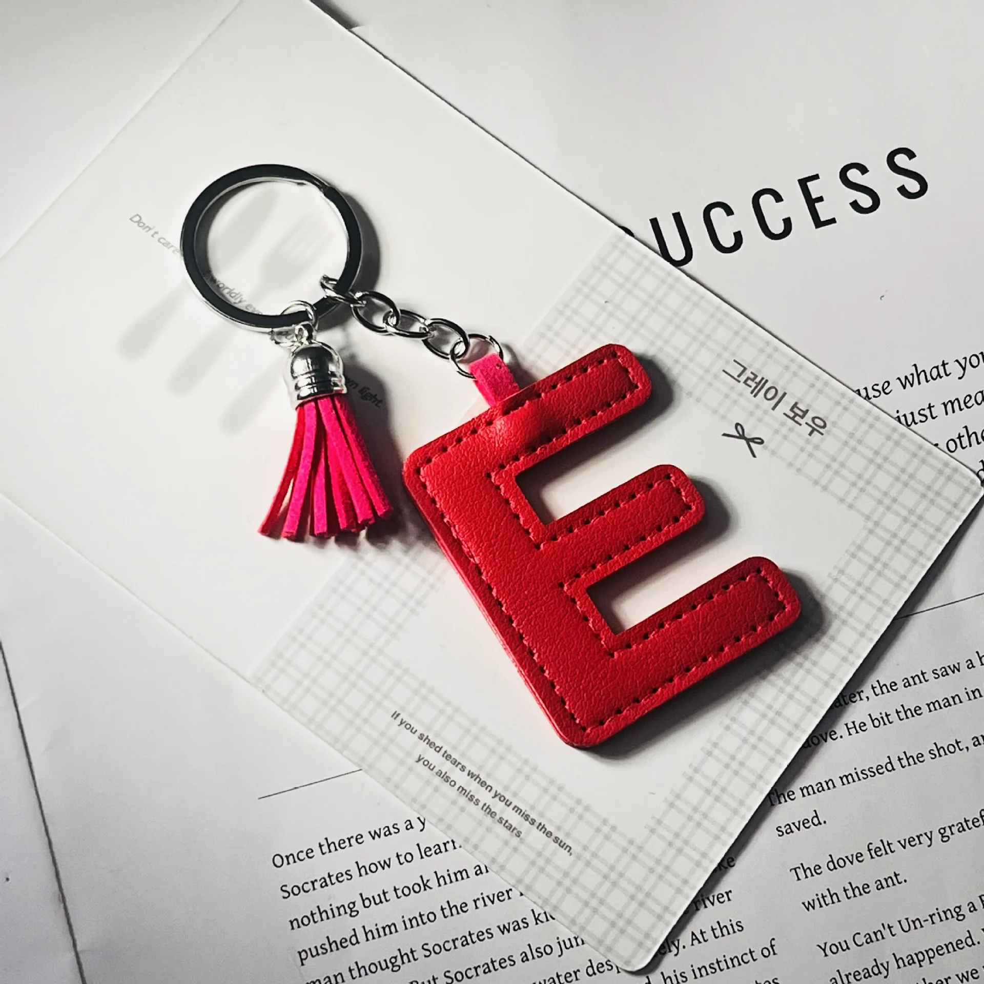 PU-Leder A bis Z Alphabet Mode-Schlüsselanhänger 26 Initialen Buchstaben Schlüsselring Bonbonfarben Quasten Anhänger Auto-Schlüsselanhänger Geschenk – Detail 11