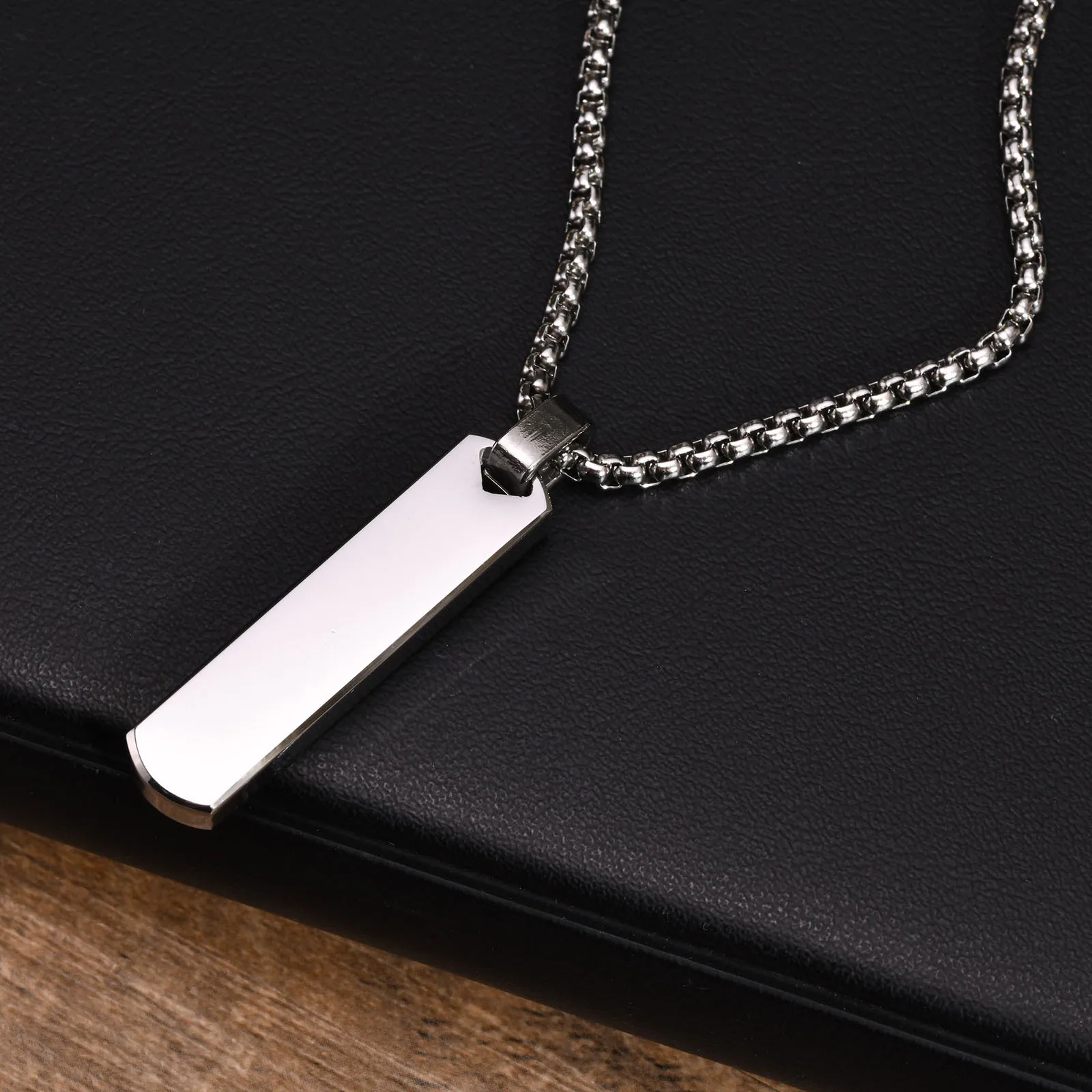 Trendy Chain Rectangle Bar Man Pendant Necklace Stainless Steel Jewelry Decoration For Dad Boyfriend Valentine\'s Day Gift