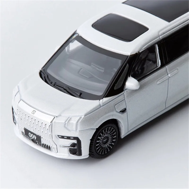 1:64 ZEEKR 009 MPV Alloy Car Model High Simulation Diecast Metal Miniature Scale Vehicles Car Model Collection Children Toy Gift