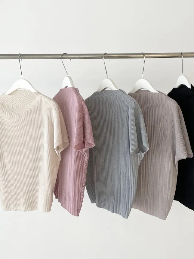 เสื้อยืดผู้หญิงสไตล์เกาหลี ทรงหลวม สีพื้น ดีไซน์เรียบง่าย ผ้าเนื้อสัมผัสพิเศษ เหมาะสำหรับฤดูใบไม้ร่วง