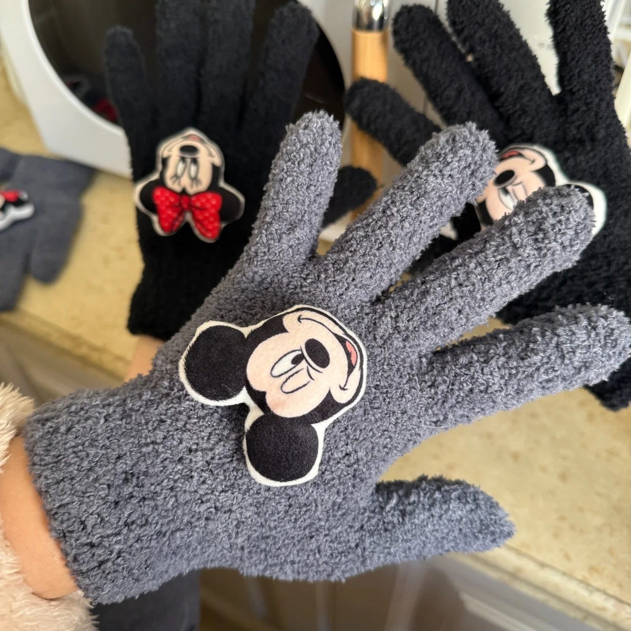 การ์ตูนดิสนีย์มินนี่ในฤดูใบไม้ร่วงและฤดูหนาวถุงมืออุ่นหนารวมทุกอย่างพร้อมกํามะหยี่กันลมและป้องกันการแข็งตัว