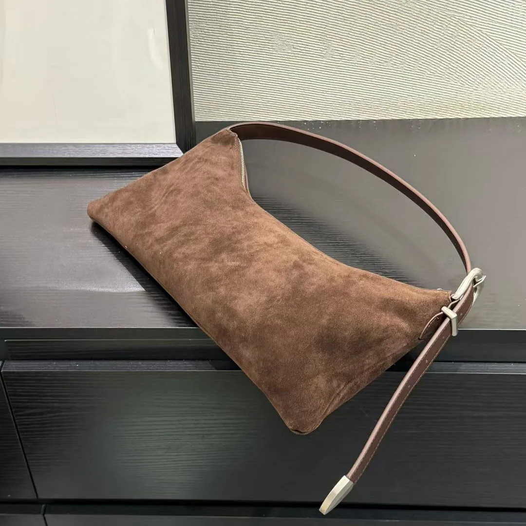 

Matte Cowhide Underarm Bag New Small Design Vintage Rivet Handbag Simple Shoulder Crossbody Bag Women's bags Female bag