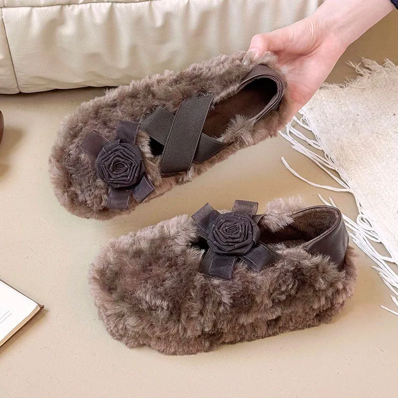 زهرة النساء الفراء أحذية الشقق أحذية خفيفة بدون كعب أحذية رياضية شتاء دافئ قصيرة أفخم الأحذية 2025 أحذية رياضية غير رسمية الراحة Zapatos