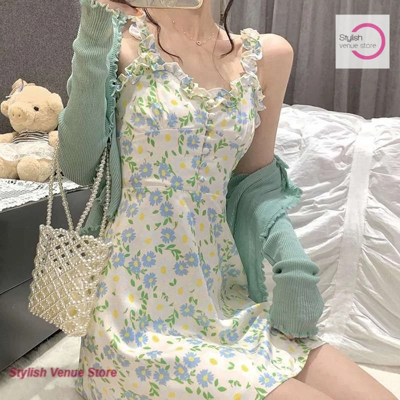 

Korean gentle first love suspender dress female summer new fashion sweet lovely floral suspender skirt waist slim short skirt.