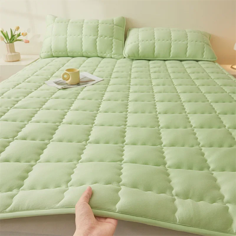 

2025 new class A skin-friendly abraded mattress, bed mattress padded mattress available in all seasons Solid color grid