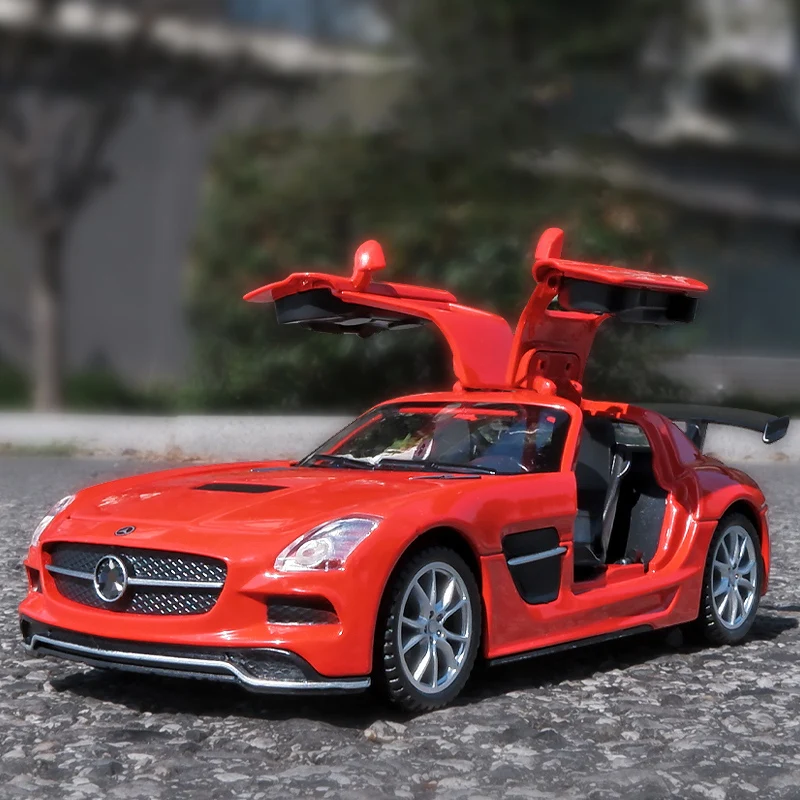 1:32 Benzs SLS Supercar Alloy Car Model Sound and Light Pull Back Children\'s Toy Collectibles Birthday gift