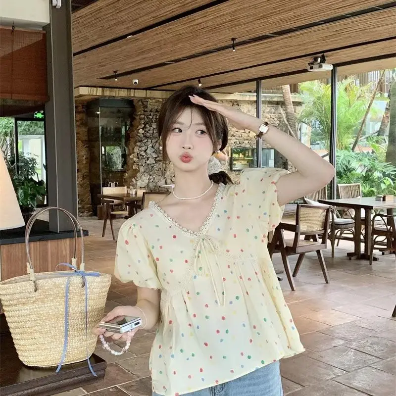 

New V-neck Retro Short-sleeved Lace Spliced bubble Doll Shirt Sweet Top