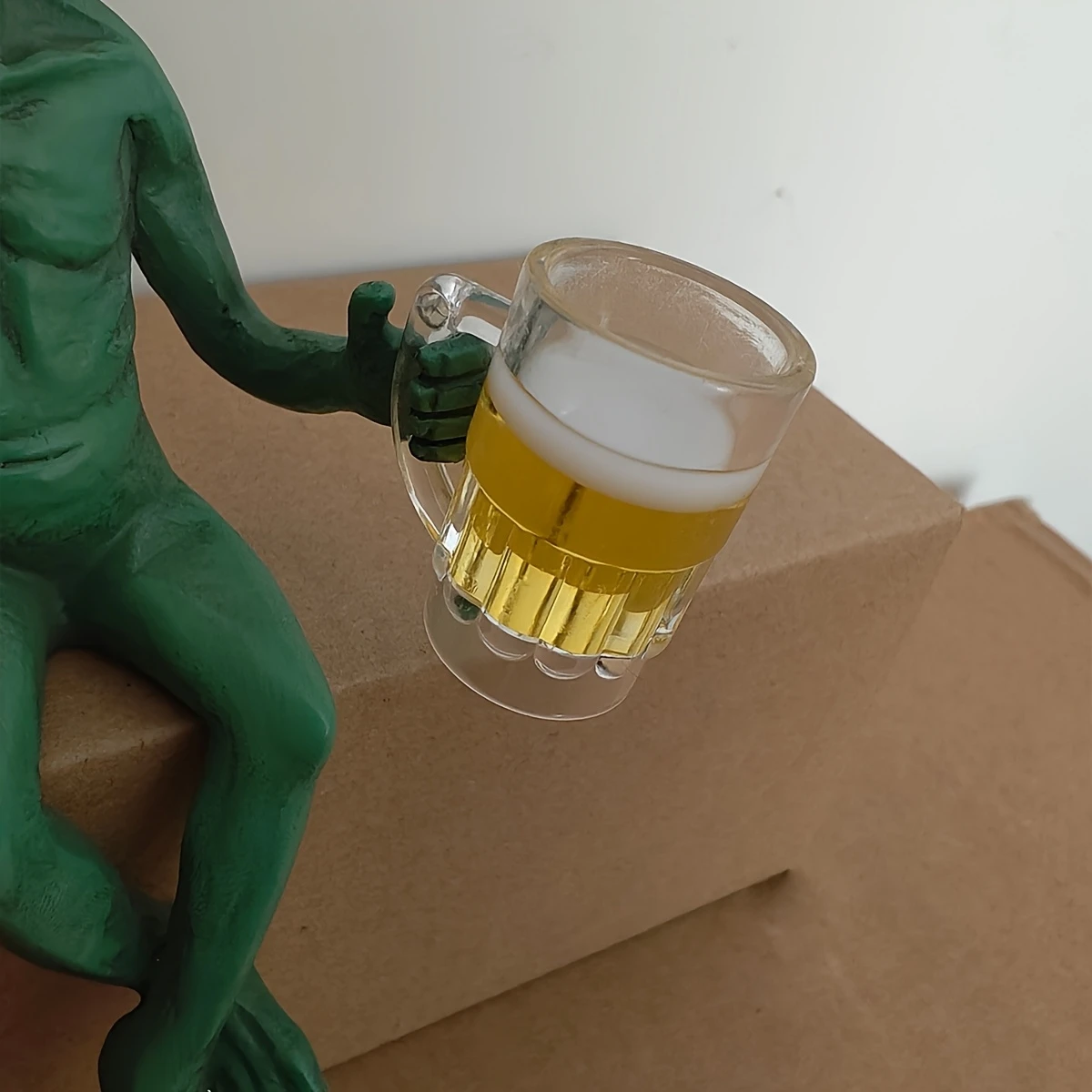 مضحك الراتنج الغريبة شرب البيرة تمثال لحديقة ساحة المناظر الطبيعية في الهواء الطلق سطح المكتب الديكور الفن هدية مزخرفة شريط المنزل