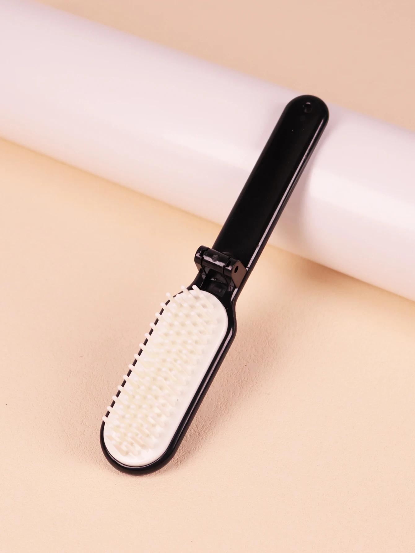 

1pcs plastic portable scalp massage folding hair comb, easy to carry hair styling comb when going out Special for real hair wigs