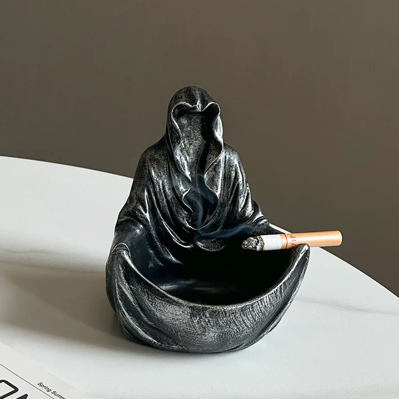 

Halloween Decoration Creative Ashtray Fun Mysterious Black Clothed Person Desktop Decoration Anti Ash for Boyfriend Gift