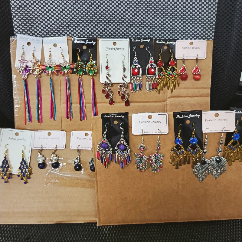 

Random 1/10/30/50 Piece Elegant Jewelry Pack Necklace Earrings Rings Bracelets Pendant Women Formal Wear Gift