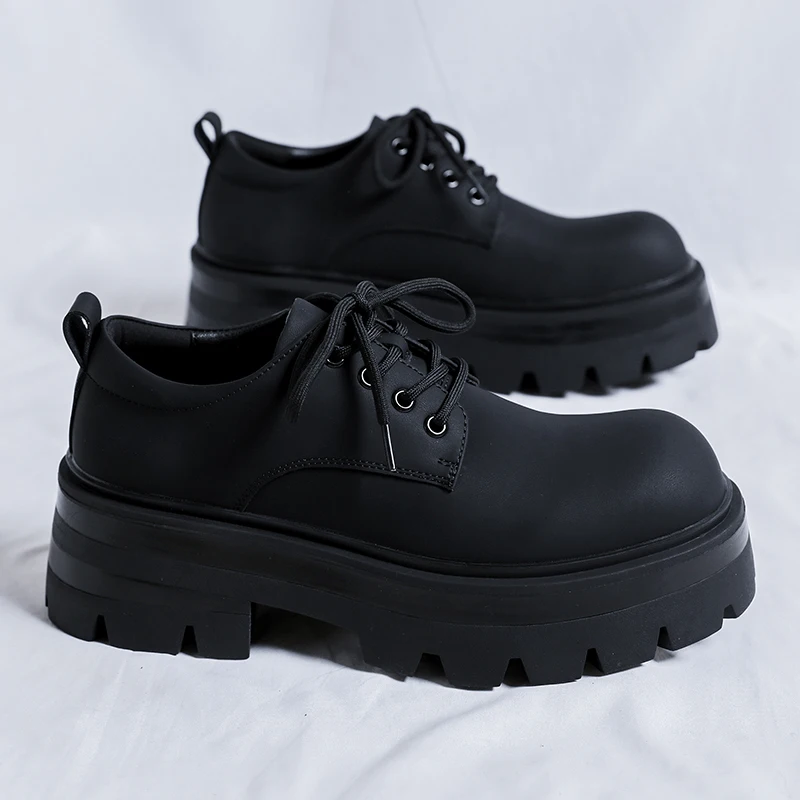 

Мужские черные туфли дерби на толстой подошве, увеличивающие рост, с матовым круглым носком, дышащие, персонализированные, повседневные, в мотоциклетном стиле