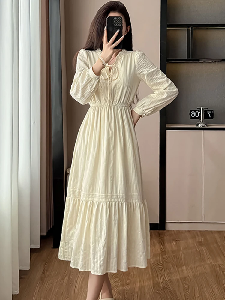 الخريف الشتاء الأبيض كم طويل القوس تكدرت الخامس الرقبة فستان طويل المرأة أنيقة فستان المنزل غير رسمي 2025 الكورية Bodycon مهرجان فستان