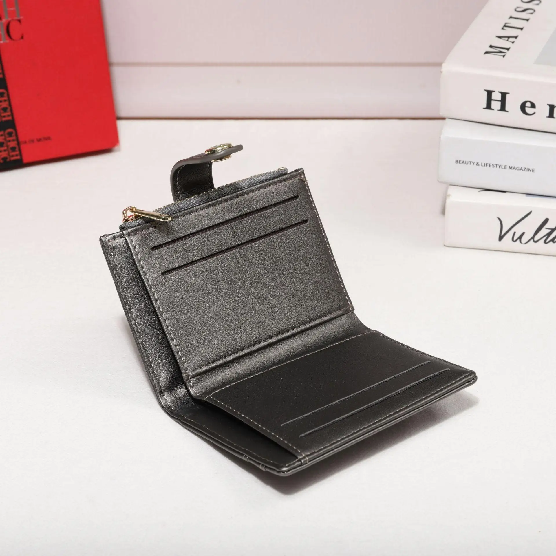 CH Luxury Classic Folding Wallet Small Lightweight Women's Wallet Retro Print Mini Card Holder Multi-function ID Card Coin Purse