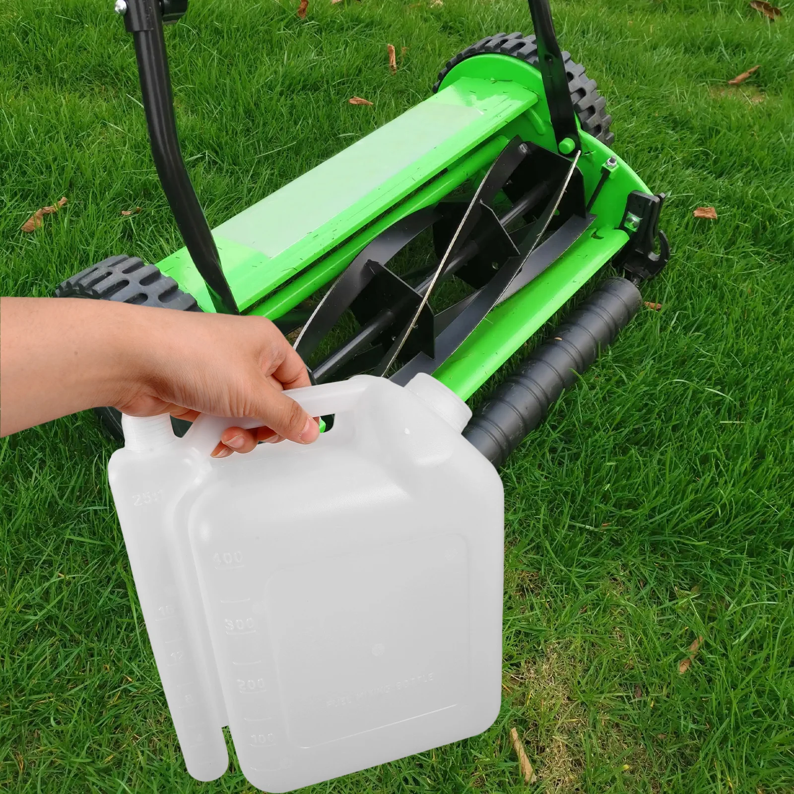 

Abs Mixing Bottle Oil Pot Portable Gas Mix Tank For Stroke Engines Chainsaw Oil Can Mix Container Leak-Proof